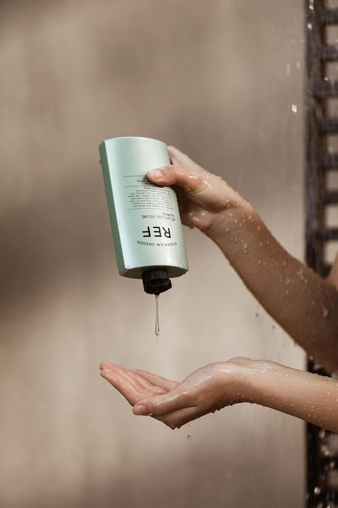 REF Weightless Volume Shampoo 285ml